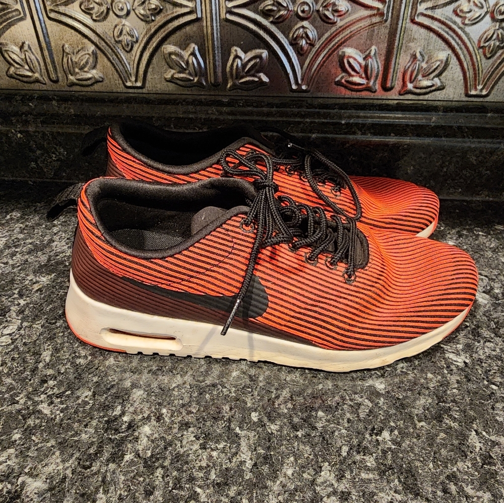 Nike Air Max‎ Thea 718646 Size 7.5 Shoes Red Black Sneakers Runners